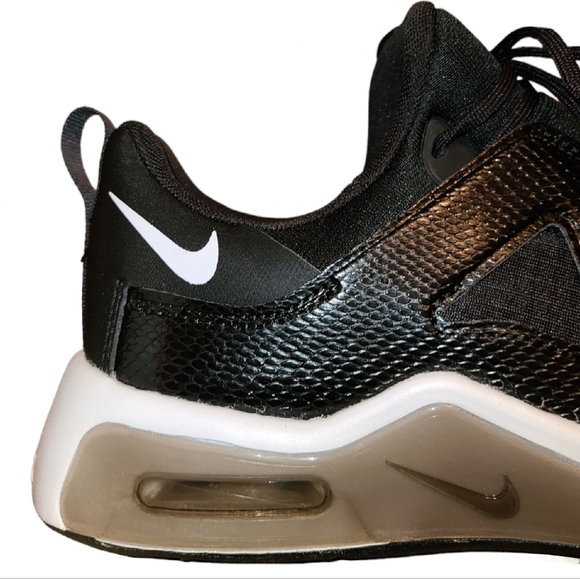 NWOT Nike air max black/white size 7.5 shoe - Picture 7 of 16